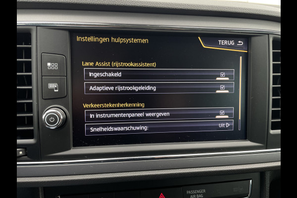 Seat León ST 1.0 EcoTSI Style Business Intense | LED | Trekhaak | Navi | Carplay | ECC