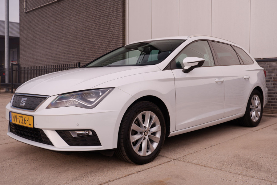 Seat León ST 1.0 EcoTSI Style Business Intense | LED | Trekhaak | Navi | Carplay | ECC