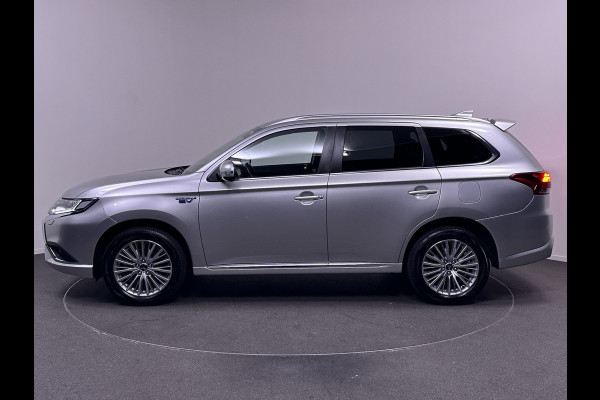 Mitsubishi Outlander 2.4 Intense Plug in Hybrid PHEV | Alcantara Sportstoelen | Apple Carplay | Camera | DAB | L.M. 18" |