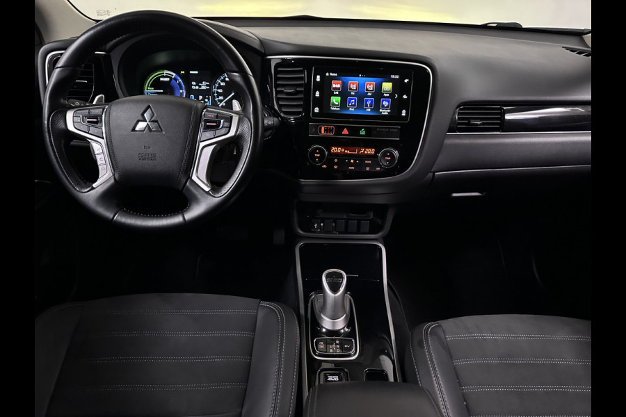 Mitsubishi Outlander 2.4 Intense Plug in Hybrid PHEV | Alcantara Sportstoelen | Apple Carplay | Camera | DAB | L.M. 18" |