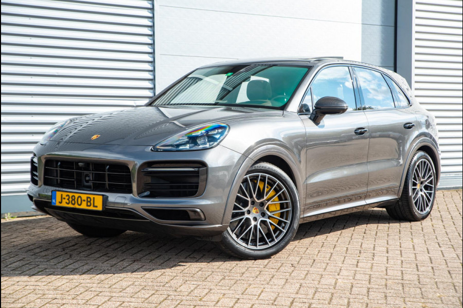 Porsche Cayenne 3.0 E-Hybrid Keramisch Panoramadak Softclose Sportchrono Trekhaak Elec. 21" LMV