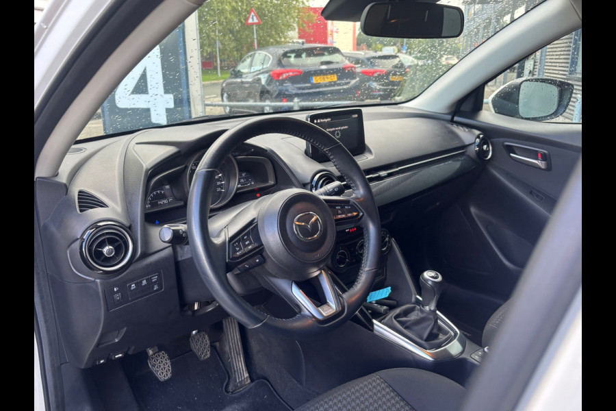 Mazda 2 BWJ 2019 | 1.5 90PK Skyactiv-G Sport Selected | Parkeer camera | Trekhaak | Navi | Airco | Lichtmetaal | PDC | Cruise |