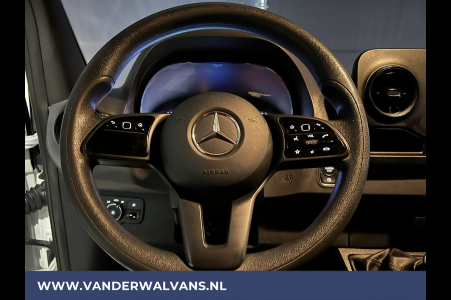 Mercedes-Benz Sprinter 314 CDI 143pk L3H2 Euro6 Airco | Camera | Apple Carplay | Android Auto Parkeersensoren, Bijrijdersbank