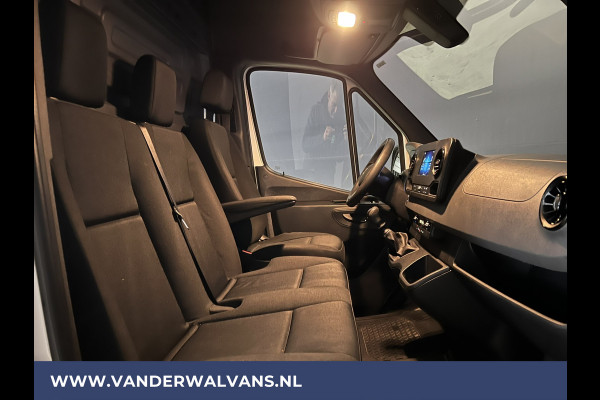 Mercedes-Benz Sprinter 314 CDI 143pk L3H2 Euro6 Airco | Camera | Apple Carplay | Android Auto Parkeersensoren, Bijrijdersbank