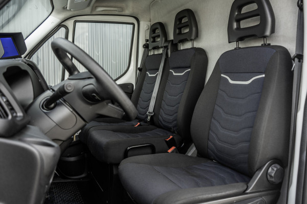 Iveco Daily 35S16V 2.3 L4H2 | Euro 6 | 157 PK | Airco | Camera | 3500 KG Trekgewicht | MF Stuur | 3-Persoons