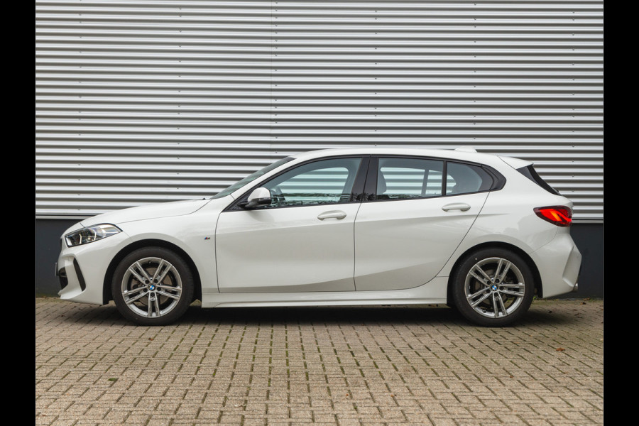 BMW 1-serie 118i M-Sport - Live Cockpit Prof - Hifi - LED - Stoelverwarming