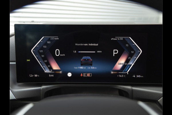 BMW i4 eDrive35 - Trekhaak - Driving Ass - ACC - Harman Kardon - Stoelverwarming