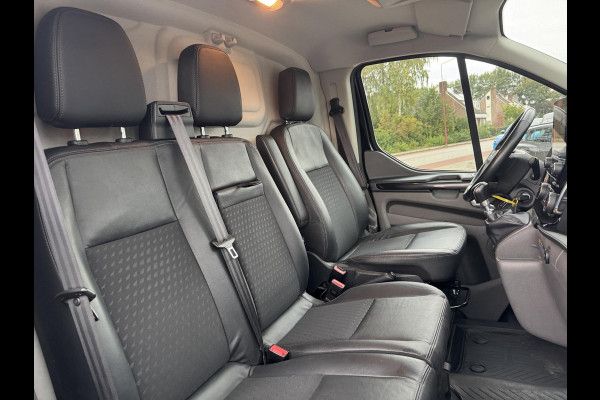 Ford Transit Custom 310 2.0 TDCI L2H1 Sport SCI 170pk | Trekhaak | Stoelverwarming | Achteruitrijcamera | Houten laadvloer | 3 zits | Dealer onderhouden