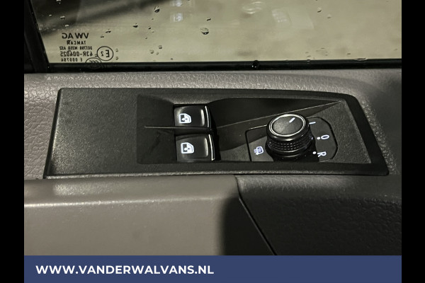 Volkswagen Crafter 2.0 TDI 141pk L3H2 L2H1 Euro6 Airco | Apple Carplay | Cruisecontrol Android Auto, Parkeersensoren, Stoelverwarming, Bijrijdersbank, 3000kg trekvermogen