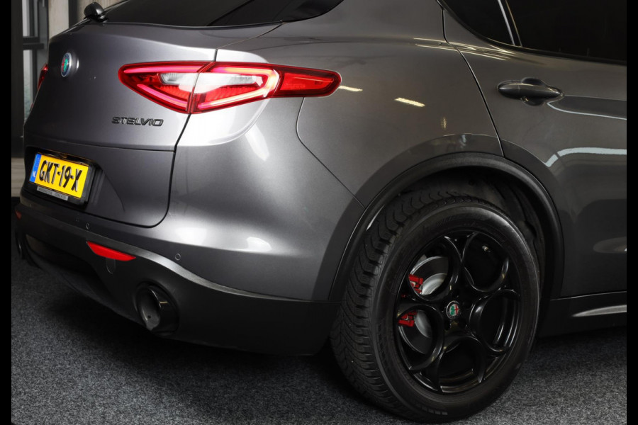 Alfa Romeo Stelvio 2.0 T AWD Veloce / AUT / Sportstoelen / Lane Assist / Dode Hoek / Navi / Ecc / Leder / Led / Pdc / 19