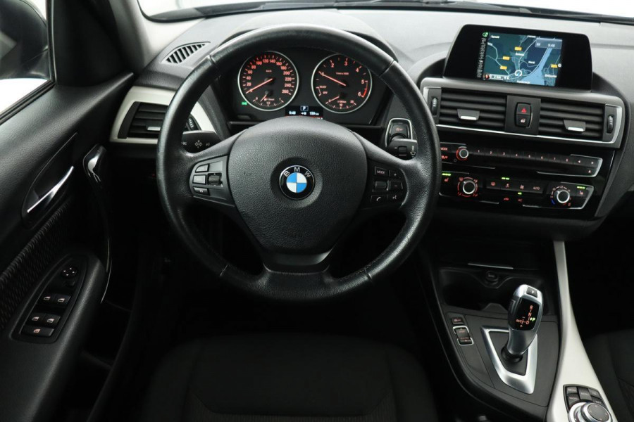 BMW 1-serie 116d Executive | Stoelverwarming | Full LED | Navigatie | Climate control | PDC | Cruise control | Bluetooth