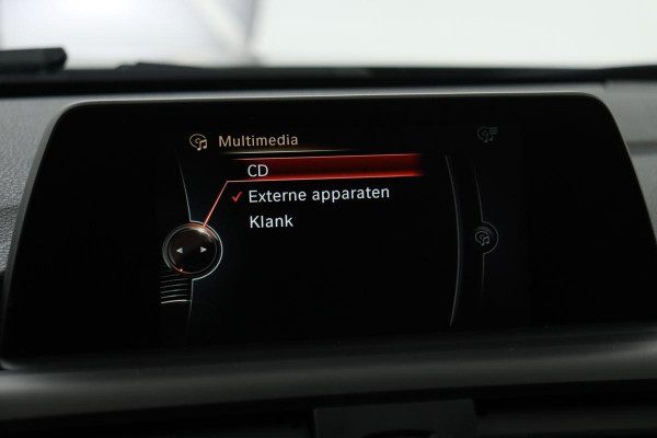 BMW 1-serie 116d Executive | Stoelverwarming | Full LED | Navigatie | Climate control | PDC | Cruise control | Bluetooth