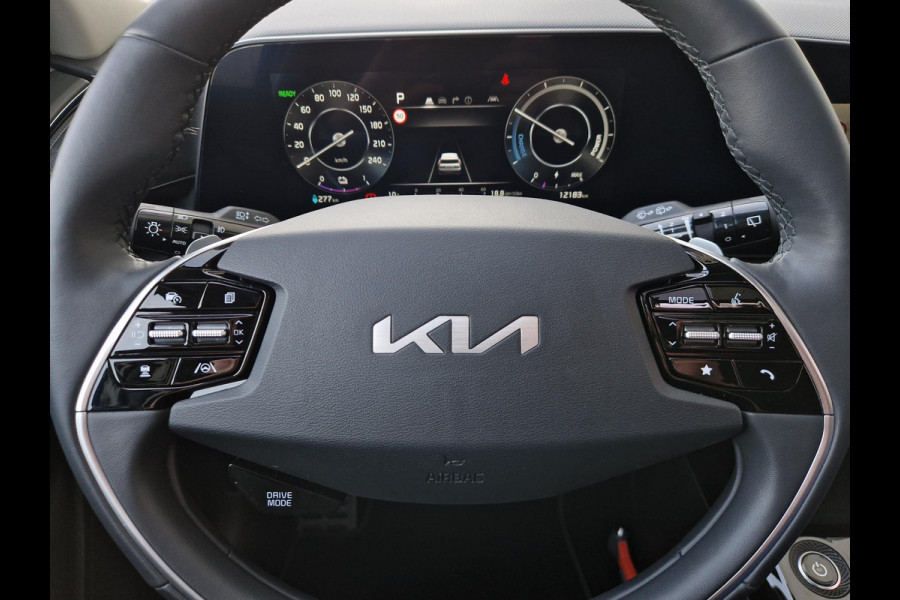 Kia Niro EV ExecutiveLine 64.8 kWh Automaat | Schuif-/Kanteldak | Leder | Harman/Kardon | Camera | Navi | Stoelverwarming/-ventilatie | Clima | Key-Less | 17” Velgen | PDC | Cruise | LED |