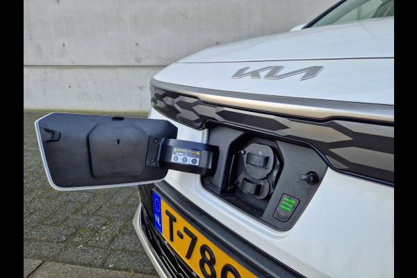 Kia Niro EV ExecutiveLine 64.8 kWh Automaat | Schuif-/Kanteldak | Leder | Harman/Kardon | Camera | Navi | Stoelverwarming/-ventilatie | Clima | Key-Less | 17” Velgen | PDC | Cruise | LED |