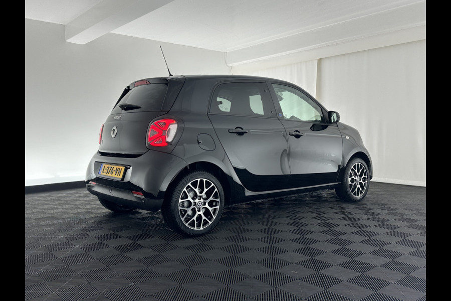 Smart Forfour EQ Prime Comfort-Plus-Pack 18 kWh [ 3-Fase ] (INCL-BTW) Aut. *PANO | VOLLEDER | FULL-LED | NAVI-FULLMAP |  APP.CONNECT | CAMERA | ECC | AMBIENT-LIGHT | CRUISE | PDC | SPORT-SEATS | 16"ALU*