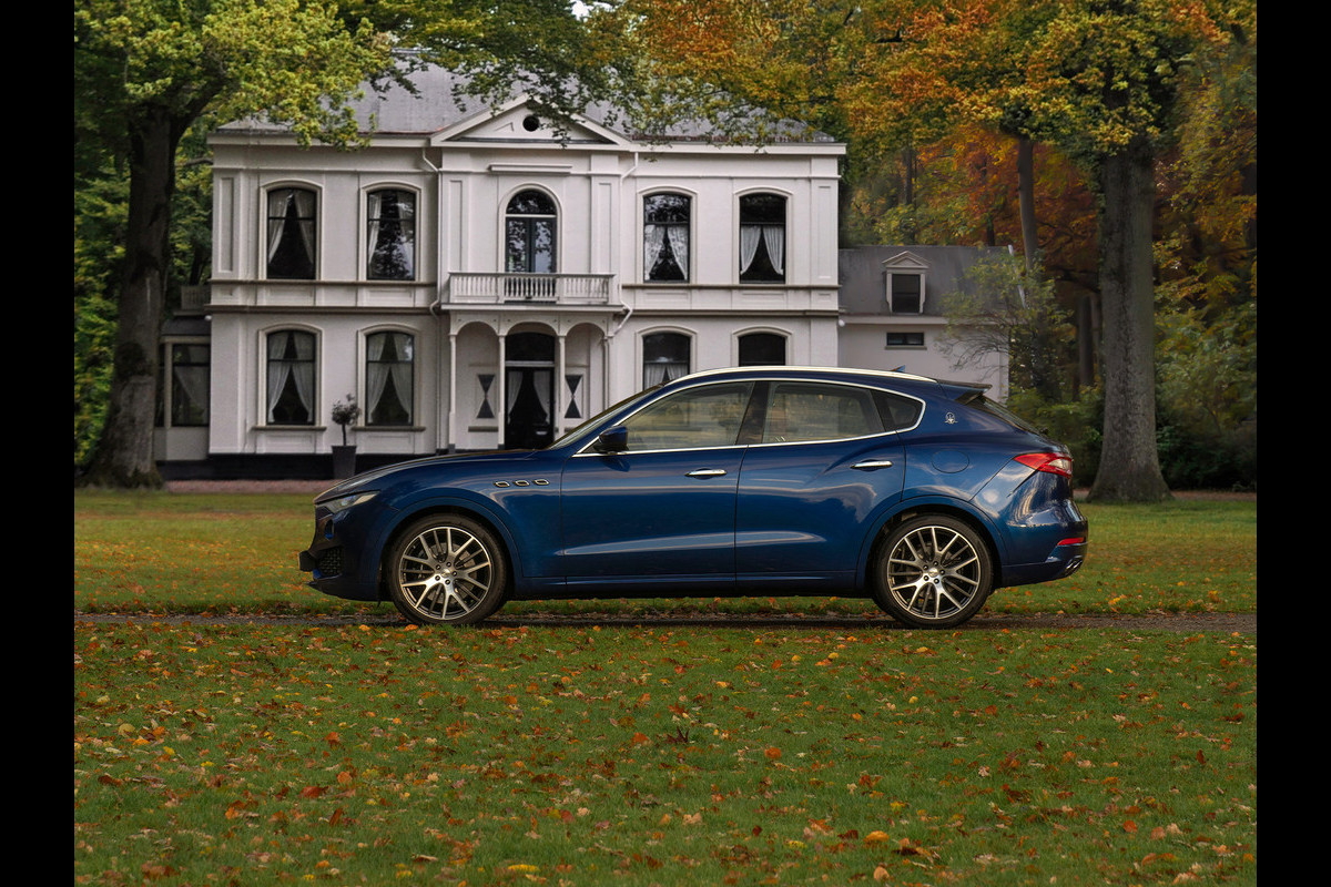 Maserati Levante 3.0 V6 S AWD GranLusso | Panoramadak | Adapt. cruise | Camera | Bowers & Wilkins | 21 inch | Carplay