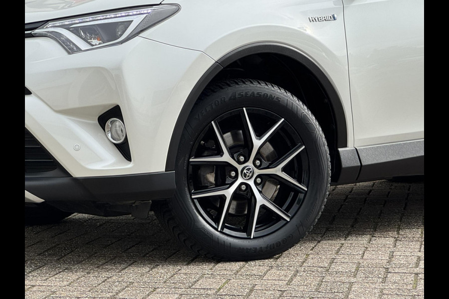 Toyota RAV4 2.5 Hybrid AWD Executive Trekgewicht 1650kg Adaptive cruise control 4 seizoenen banden