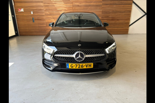 Mercedes-Benz A-Klasse 180 Business Solution AMG | NL-auto | Incl BTW | Full LED | Camera | Virtual | Apple Carplay |