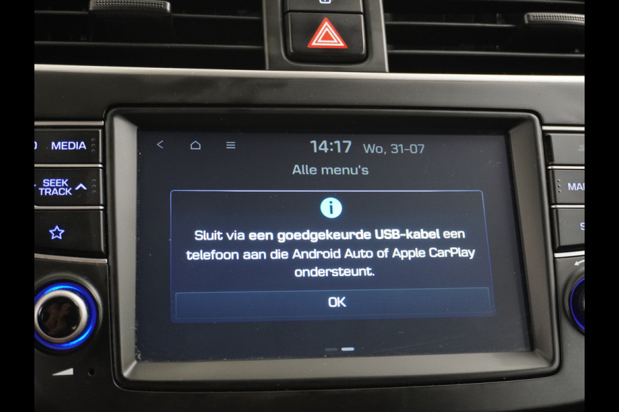 Hyundai i20 T100PK Navi Camera PDC Apple Carplay Android Auto Stoel+Stuurverwarmd DAB ECC Cruise Control Bluetooth Lane Assist Stuur en Stoe Elec. Ramen en Spiegels+ Inklapbaar Isofix Dakrails Skidplates Skirts Spoiler Multifunct.-Leder stw Auto-dim B-spiegel Zeer compleet, volledig onderhouden, L.beurt bij 46900