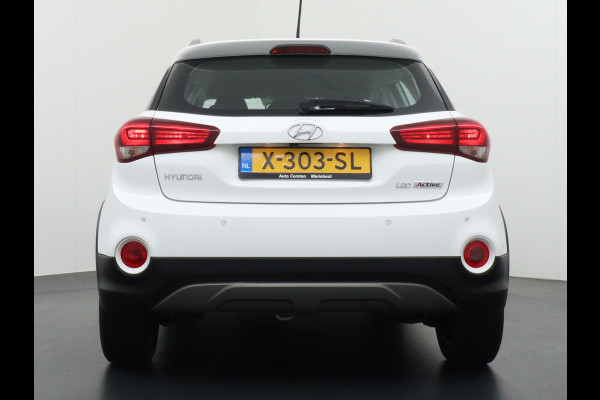 Hyundai i20 T100PK Navi Camera PDC Apple Carplay Android Auto Stoel+Stuurverwarmd DAB ECC Cruise Control Bluetooth Lane Assist Stuur en Stoe Elec. Ramen en Spiegels+ Inklapbaar Isofix Dakrails Skidplates Skirts Spoiler Multifunct.-Leder stw Auto-dim B-spiegel Zeer compleet, volledig onderhouden, L.beurt bij 46900