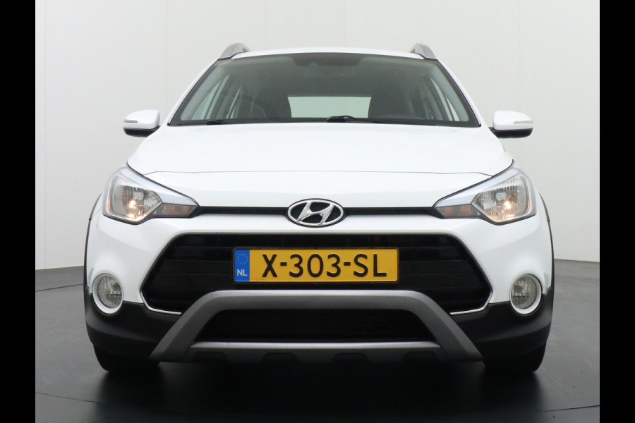 Hyundai i20 T100PK Navi Camera PDC Apple Carplay Android Auto Stoel+Stuurverwarmd DAB ECC Cruise Control Bluetooth Lane Assist Stuur en Stoe Elec. Ramen en Spiegels+ Inklapbaar Isofix Dakrails Skidplates Skirts Spoiler Multifunct.-Leder stw Auto-dim B-spiegel Zeer compleet, volledig onderhouden, L.beurt bij 46900