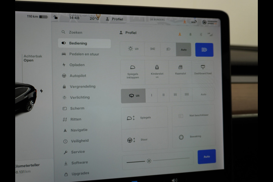 Tesla Model 3 SR+ Standard RWD Plus 325PK AutoPilot 2.5 Leer Premium-l.s. PanoDak Adaptive cruise 18" Camera's Elektr.-Stuur+Stoelen+Spiegels+ cc Navigatiesysteem full map LED-a+v Koplampspoeiers Comfortstoel(en) ACC Dual-ECC DAB Voorverwarmen interieur via App Keyless via Telefoonsleutel One-Pedal-Drive Origin. NLse auto ! 1e eigenaar
