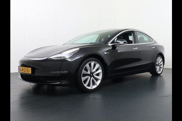 Tesla Model 3 SR+ Standard RWD Plus 325PK AutoPilot 2.5 Leer Premium-l.s. PanoDak Adaptive cruise 18" Camera's Elektr.-Stuur+Stoelen+Spiegels+ cc Navigatiesysteem full map LED-a+v Koplampspoeiers Comfortstoel(en) ACC Dual-ECC DAB Voorverwarmen interieur via App Keyless via Telefoonsleutel One-Pedal-Drive Origin. NLse auto ! 1e eigenaar