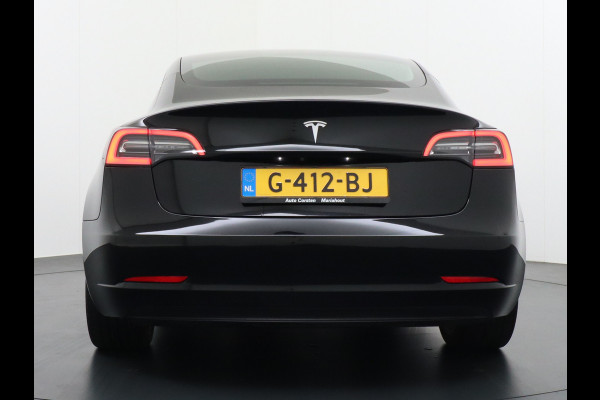 Tesla Model 3 SR+ Standard RWD Plus 325PK AutoPilot 2.5 Leer Premium-l.s. PanoDak Adaptive cruise 18" Camera's Elektr.-Stuur+Stoelen+Spiegels+ cc Navigatiesysteem full map LED-a+v Koplampspoeiers Comfortstoel(en) ACC Dual-ECC DAB Voorverwarmen interieur via App Keyless via Telefoonsleutel One-Pedal-Drive Origin. NLse auto ! 1e eigenaar