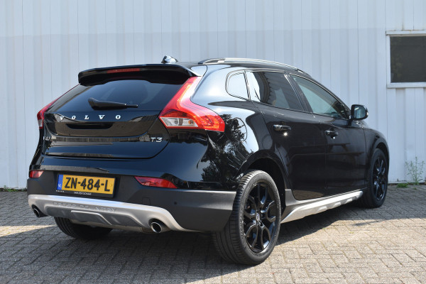 Volvo V40 Cross Country T3 Polar+ Luxury | Keyless Entry | Achteruitrij camera | Cruise control |