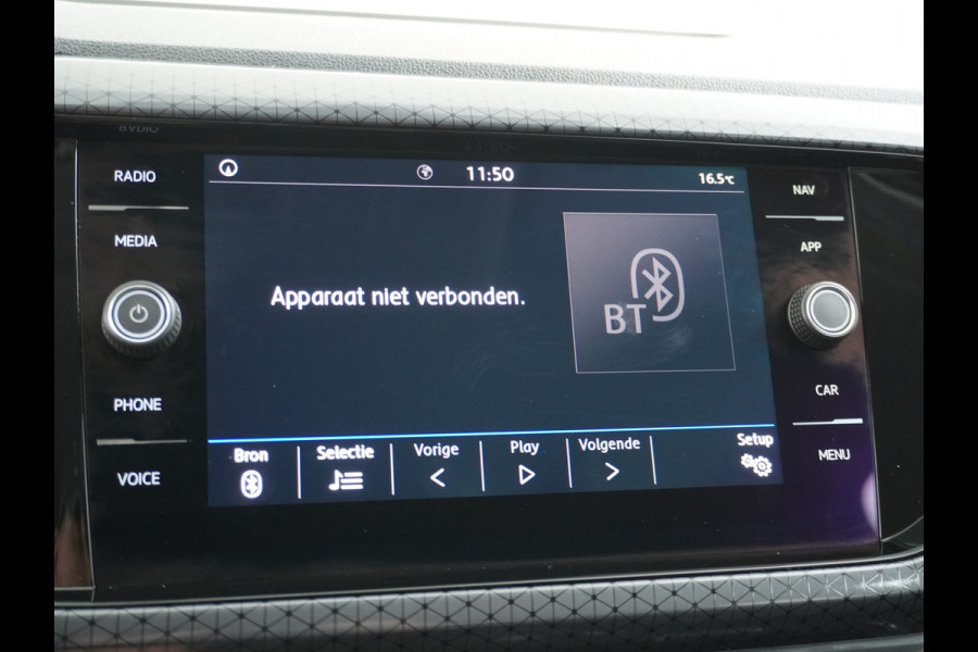 Volkswagen T-Cross T 116Pk 1/2 Leer Adaptive-Cruise Apple Carplay Android MirrorLink Camera Virtual-Cockpit (DigiDash) PDC-A+Voor Dual-ECC 17"lm Do ACC Uitparkeerwaarschuwing Executive-Pakket WiFi Online-Diensten Inklapbare+Verwarmde-Elektr.Spiegels Mistlampen Vermoeidheidsherkenning Smartphone-Integratie Chroompack Licht+regensensor Bra Orig. NLse auto 1e eigenaar Dealer onderhouden ! EURO 6 Nieuw ruim 31.000 euro!