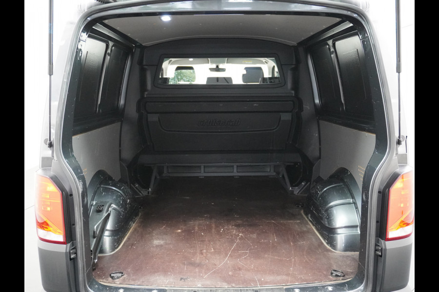 Volkswagen Transporter T6.1 D.C.2.0 TDI L2H1 30 Dubbele Cabine Apple Carplay Android Mirror Link APP-Connect EURO6 Trekhaak Navi Schuifdeur-R A-ruit ve Buitenspiegel elektr+Verwarmd ESP ABS Achterruitenwisser met intervalschakeling Mistlampen Verwarmde Ruit Zijwind assistent Vermoeidheids herkenning 2.200kg trekvermogen!  binnenspiegel automatisch dimmend, dimlichten automatisch, regensensor) Nwe model !