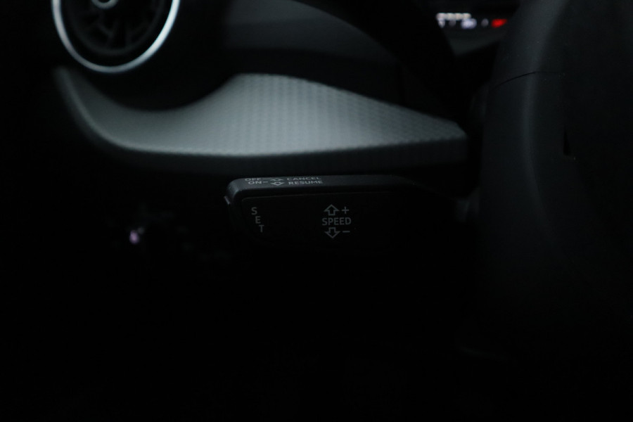 Audi Q2 30 TFSI Design Pro Line Virtual cockpit, Stoelverwarming, Leer, Navigatie,