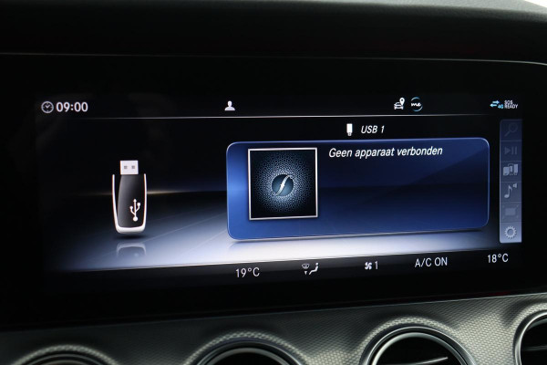 Mercedes-Benz E-Klasse 200 Sport AMG | Carplay | Leder | Camera | Stoelverwarming | Navigatie | Park Assist | Sfeerverlichting | Full LED