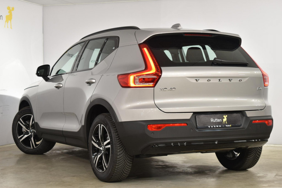 Volvo XC40 B4 211PK Automaat Plus Dark /Adaptieve cruis control / Harman kardon / Elektrische stoelen / DAB+ / Volvo On-Call / Trekhaak /