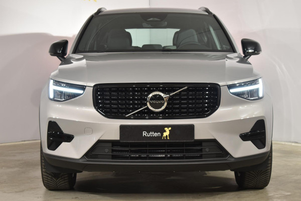 Volvo XC40 B4 211PK Automaat Plus Dark /Adaptieve cruis control / Harman kardon / Elektrische stoelen / DAB+ / Volvo On-Call / Trekhaak /