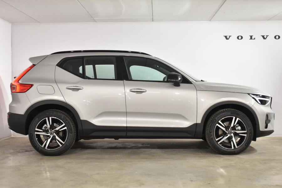 Volvo XC40 B4 211PK Automaat Plus Dark /Adaptieve cruis control / Harman kardon / Elektrische stoelen / DAB+ / Volvo On-Call / Trekhaak /