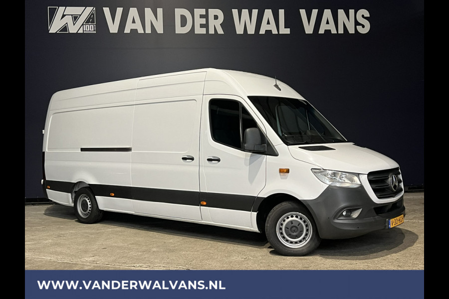 Mercedes-Benz Sprinter 316 CDI 164pk L3H2 Euro6 Airco | Camera | Navigatie | Apple Carplay | Oprijplaat Trekhaak, Android Auto, Cruisecontrol, Parkeersensoren, Chauffeursstoel, Stoelverwarming, Bijrijdersbank