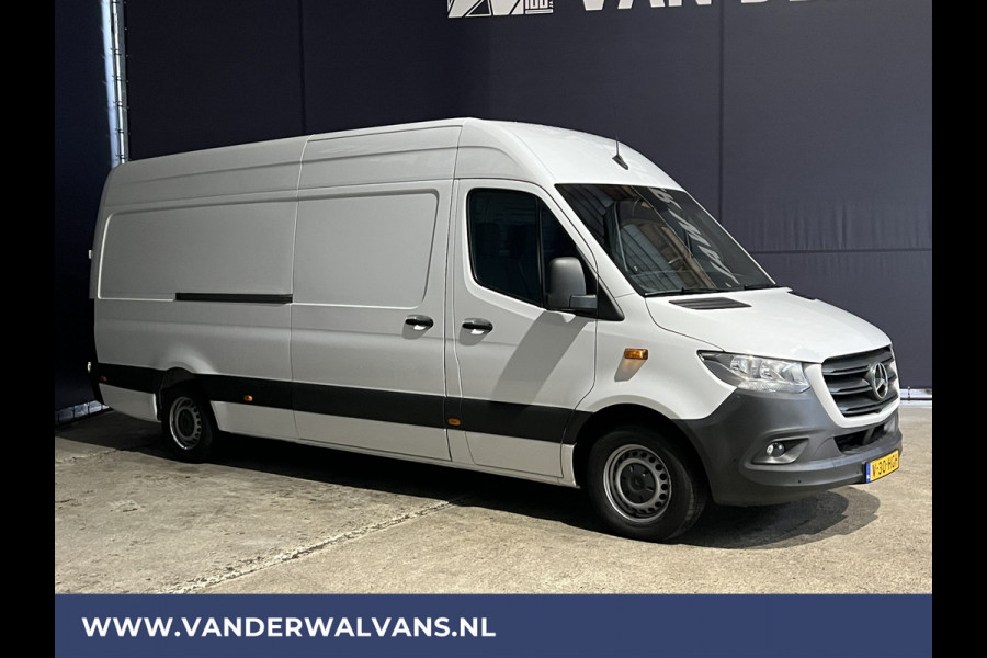 Mercedes-Benz Sprinter 316 CDI 164pk L3H2 Euro6 Airco | Camera | Navigatie | Apple Carplay | Oprijplaat Trekhaak, Android Auto, Cruisecontrol, Parkeersensoren, Chauffeursstoel, Stoelverwarming, Bijrijdersbank