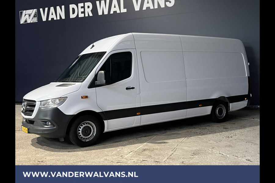 Mercedes-Benz Sprinter 316 CDI 164pk L3H2 Euro6 Airco | Camera | Navigatie | Apple Carplay | Oprijplaat Trekhaak, Android Auto, Cruisecontrol, Parkeersensoren, Chauffeursstoel, Stoelverwarming, Bijrijdersbank