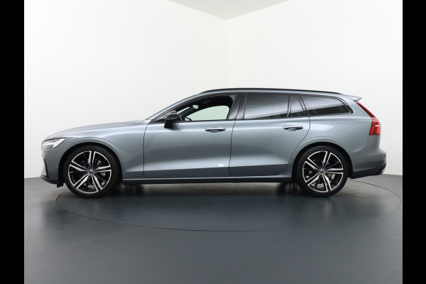 Volvo V60 2.0T4 Aut.8 R-Design Apple Carplay Android-Auto Navi Ecc Trekhaak-Wegklapbaar Best.stoel Elec.geheugen+Verwarmd Bluetooth Led Regen-Licht sensor Lane Assist PDC LMV "19 Verkeersbordherkenning 1ste Eigenaar! 1.800kg Trekgewicht