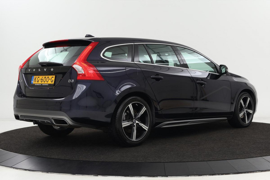 Volvo V60 D3 Nordic+ | Stoelverwarming | Xenon | Navigatie | PDC | Half leder | Bluetooth | Climate control | Cruise control