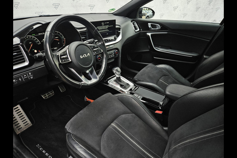 Kia Xceed 1.5 T-GDI MHEV Black Edition Automaat | JBL | Panoramadak | Leder/Alcantara | Camera | Navi | Key-Less | Stuur-/Stoelverwarming | Clima | 17” Velgen | Apple CarPlay/Android Auto | PDC | Cruise | LED |