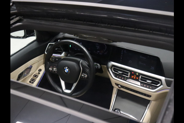 BMW 3 Serie Touring 318i Sport Line [SCHUIFKANTELDAK, APPLE CARPLAY, VOL LEDER, CAMERA, GROOT NAVIGATIE, ANDROID, ELEK KLEP, NIEUWSTAAT]