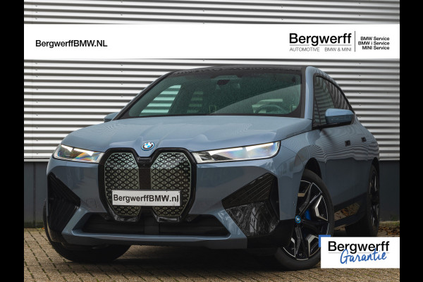 BMW iX xDrive50 - Pano - Bowers & Wilkins - Stoelventilatie - Driving Ass Prof - Trekhaak