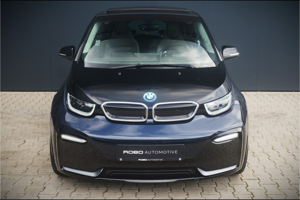 BMW i3 S Executive Edition 120Ah 42 kWh | Panoramadak | Harman Kardon | Leer | Warmtepomp | Adaptive Cruise Control | Navigatie | Keyless | Parkeersensoren | Stoelverwarming | Apple Carplay | Camera | Dealer Onderhouden | NAP | 1e