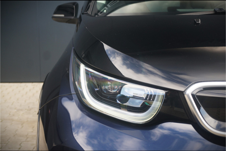 BMW i3 S Executive Edition 120Ah 42 kWh | Panoramadak | Harman Kardon | Leer | Warmtepomp | Adaptive Cruise Control | Navigatie | Keyless | Parkeersensoren | Stoelverwarming | Apple Carplay | Camera | Dealer Onderhouden | NAP | 1e