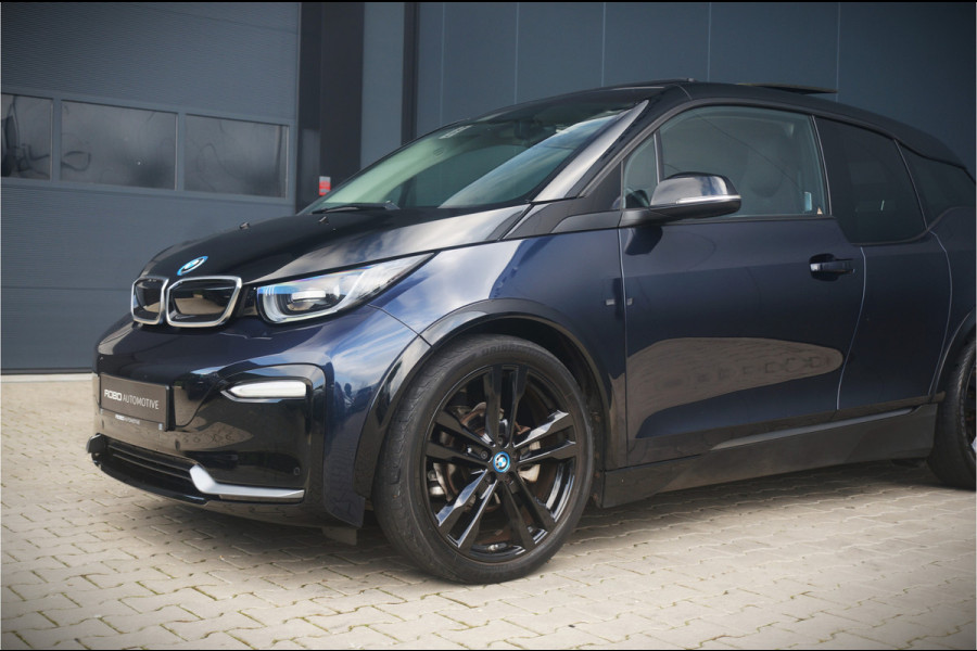 BMW i3 S Executive Edition 120Ah 42 kWh | Panoramadak | Harman Kardon | Leer | Warmtepomp | Adaptive Cruise Control | Navigatie | Keyless | Parkeersensoren | Stoelverwarming | Apple Carplay | Camera | Dealer Onderhouden | NAP | 1e