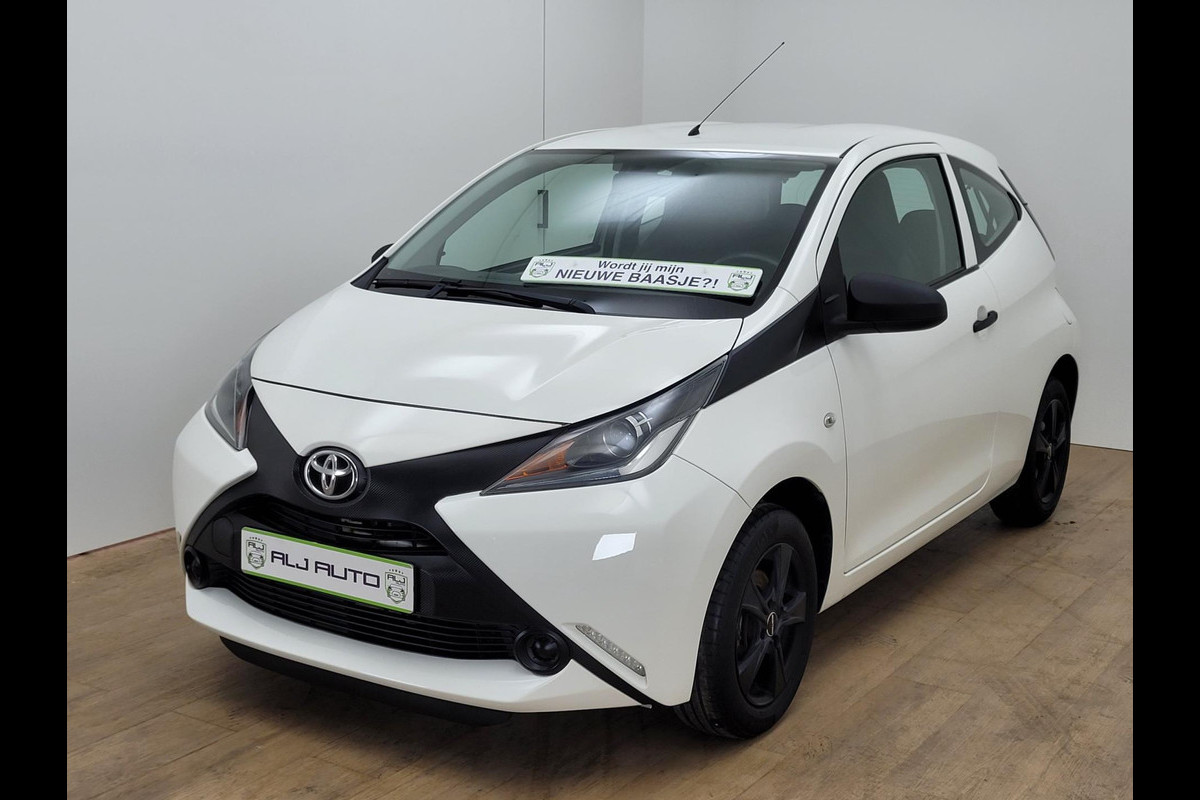 Toyota Aygo Occasion met sportvelgen en aux radio | Tweedehands Toyota Aygo in wit nu bij ALJauto | Bovag | Dealeronderhouden