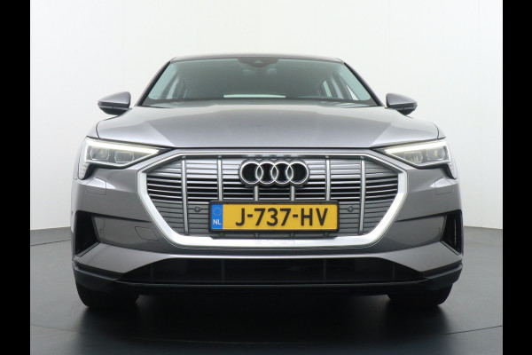 Audi E-Tron 50 312PK 71kWh Quattro Audi connect Navi Regen-Licht Sensor Led Virtual Cockpit WiFi-vb. DAB Parkeerhulp-v/a/zijk Ecc DAB Bluetooth Audi sound system Interieurvoorverwarming / -ventilatie Ptc verwarming Elec. Achterklep Edition Alarmcentrale e-call Voorbereid trekhaak bots waarschuwing systeem ESP Buitenspiegels elektrisch verstel- en verwarmbaar