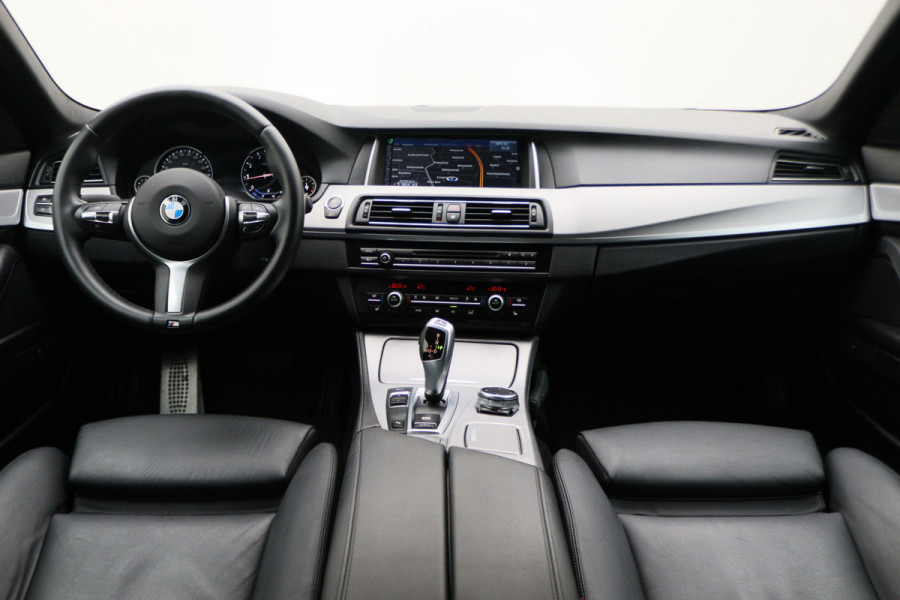 BMW 5 Serie 520i M Sport Edition High Executive Leer, Elektrische Stoelen, Navigatie, Bluetooth, Cruise, Trekhaak, 18''